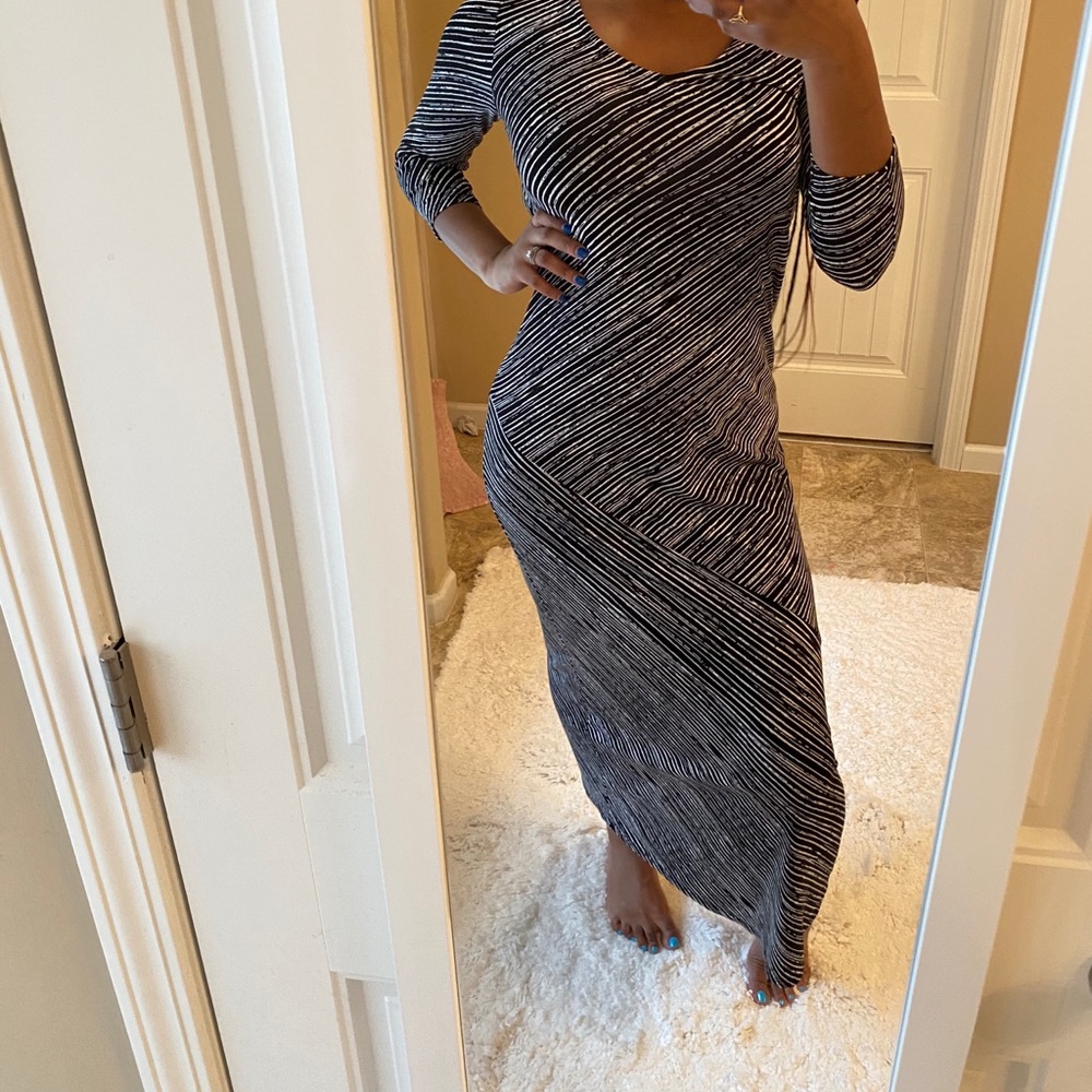Black & white striped maxi dress ! - Picture 4 of 4